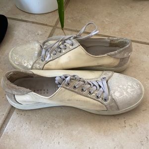 barney’s new york silver sneakers size 7.5